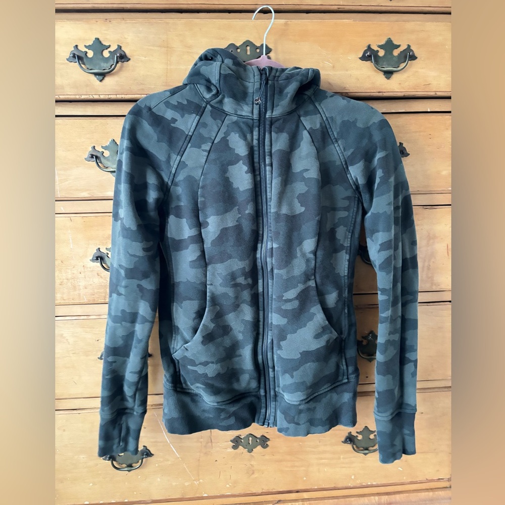Lululemon scuba camo women’s size 6